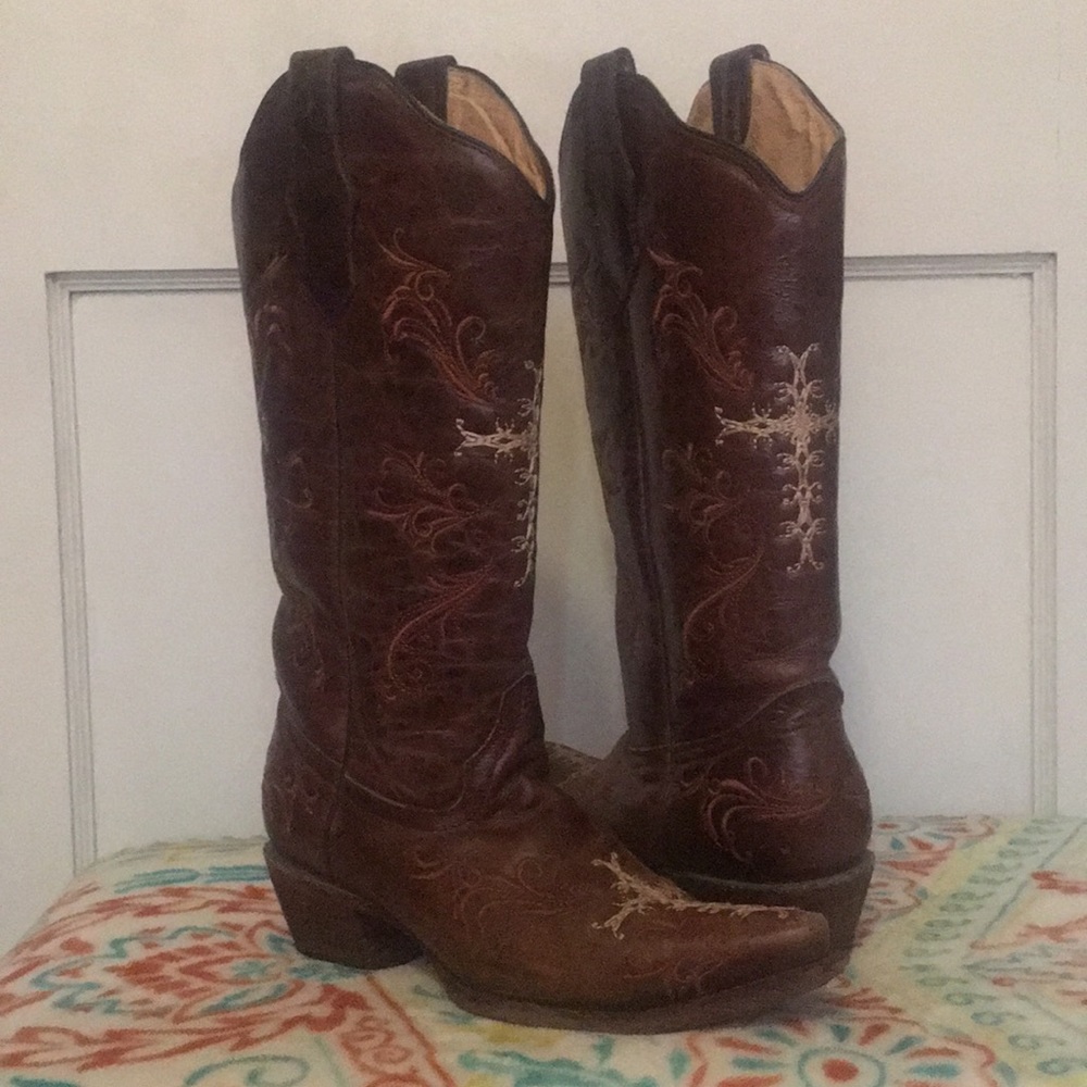 Coral Circle G Cross Cowboy boots